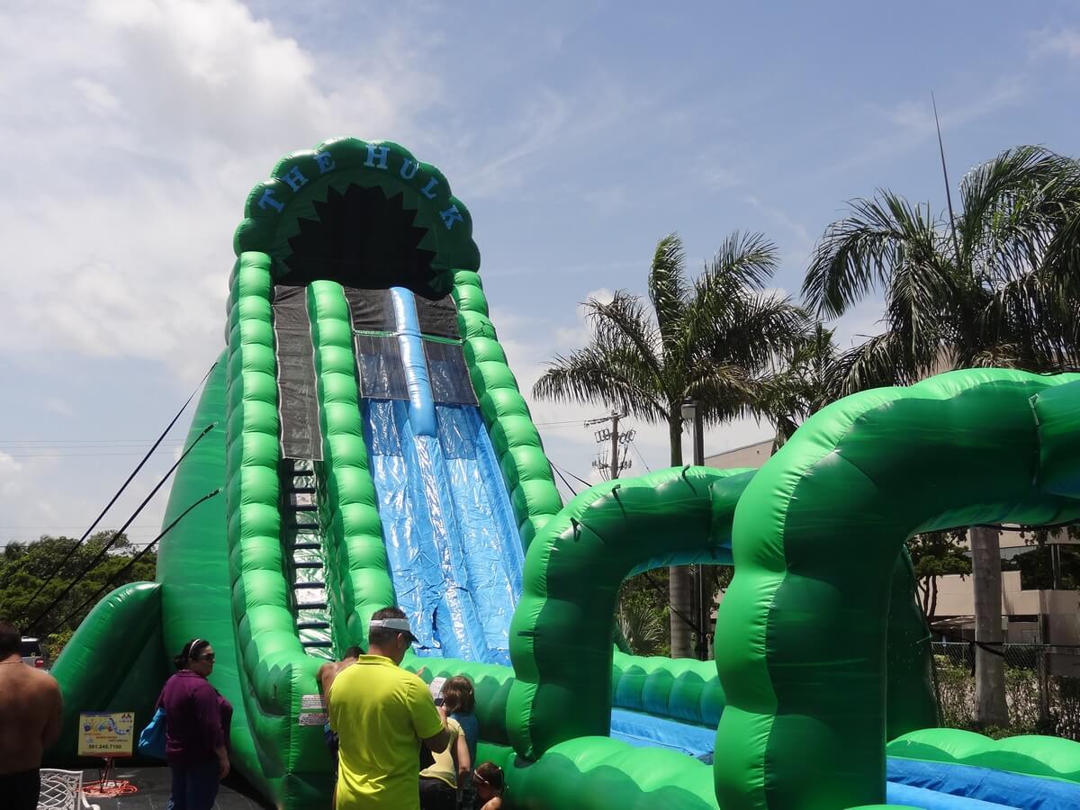 hulk pool float