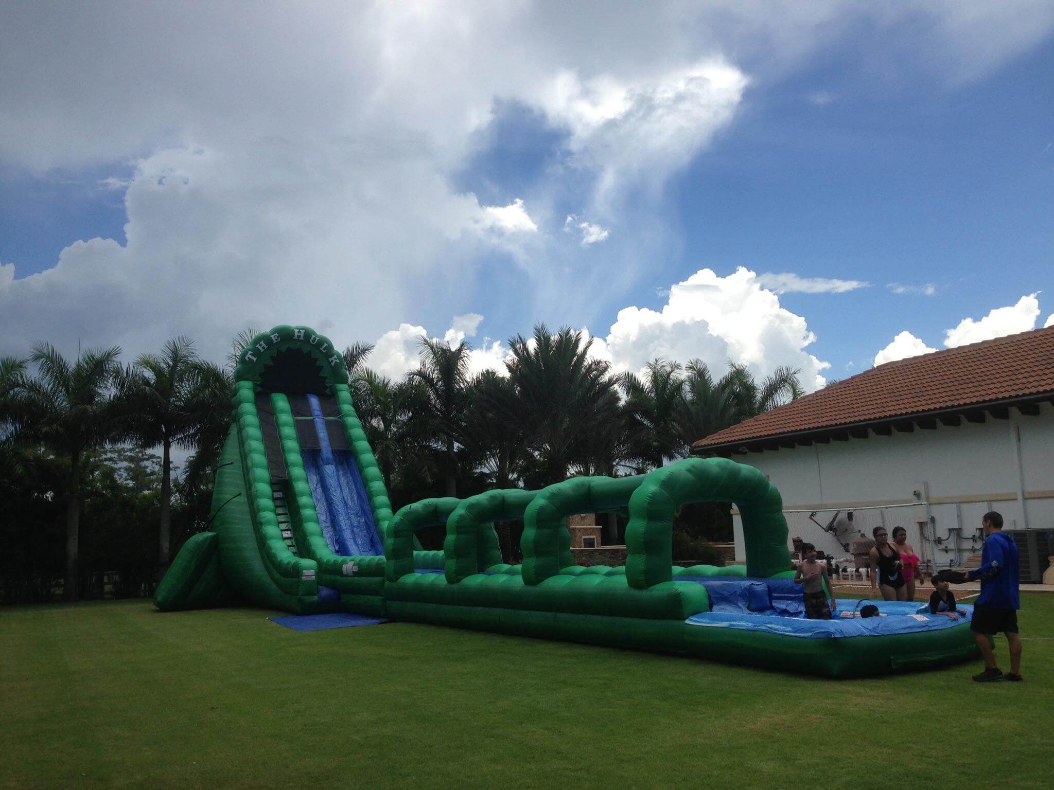 hulk pool float